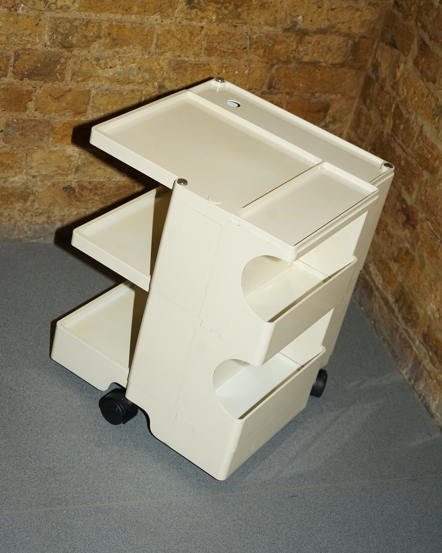 Boby Trolley – Bieffeplast - in the corner shop