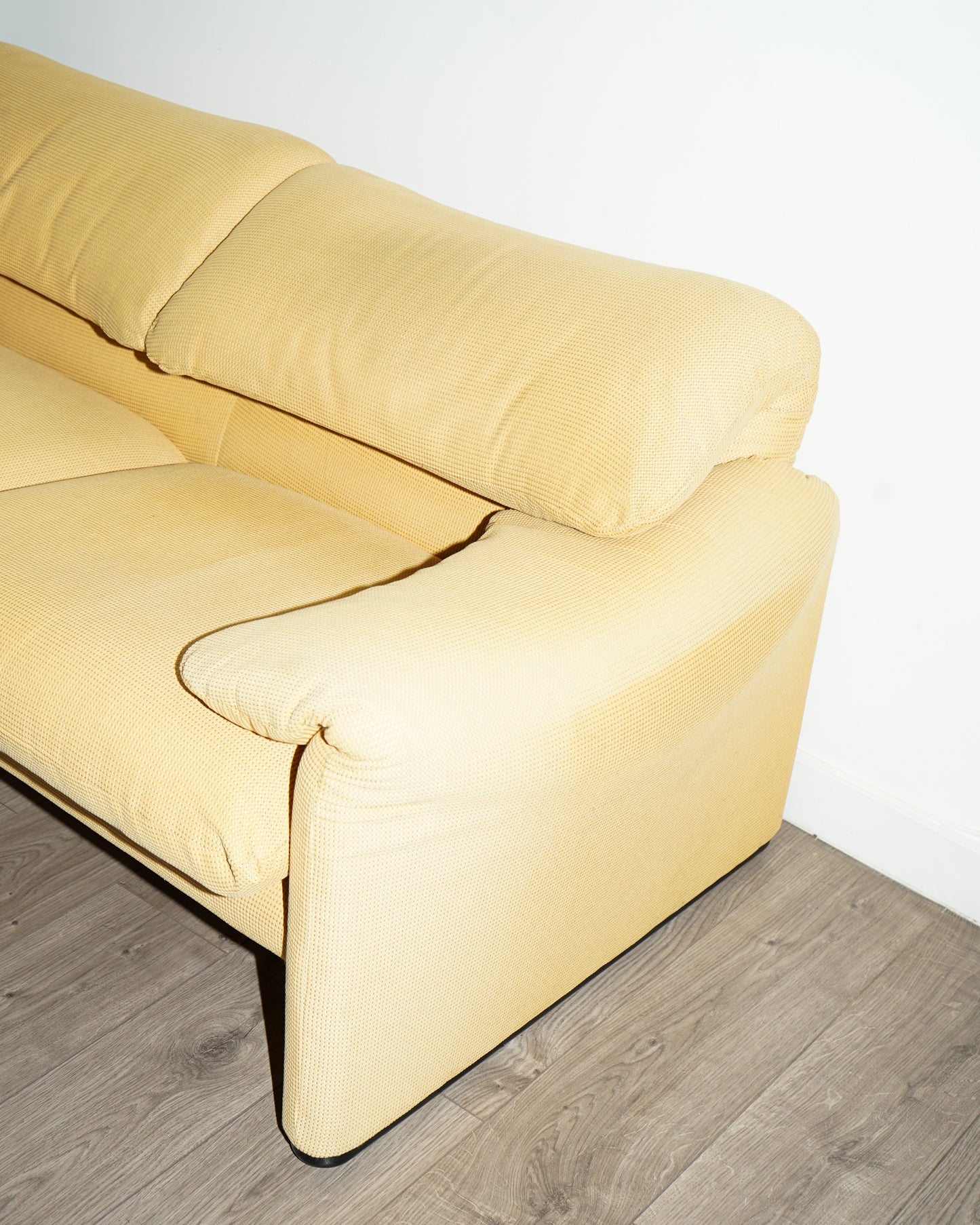Butter Yellow Two Seater Maralunga Sofa – Cassina