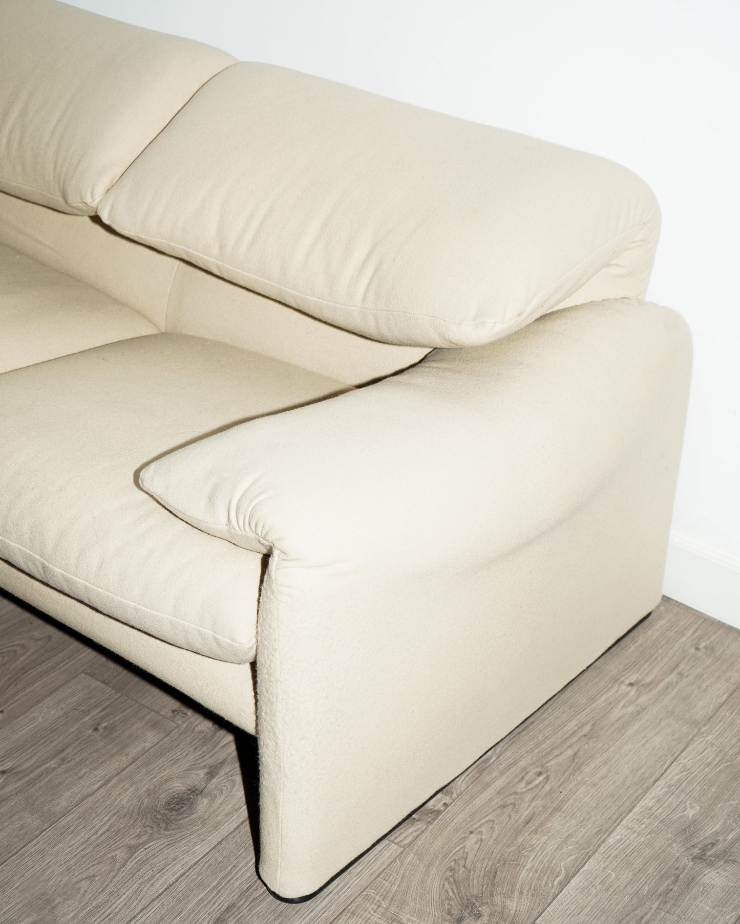 Cream Two Seater Maralunga Sofa – Cassina