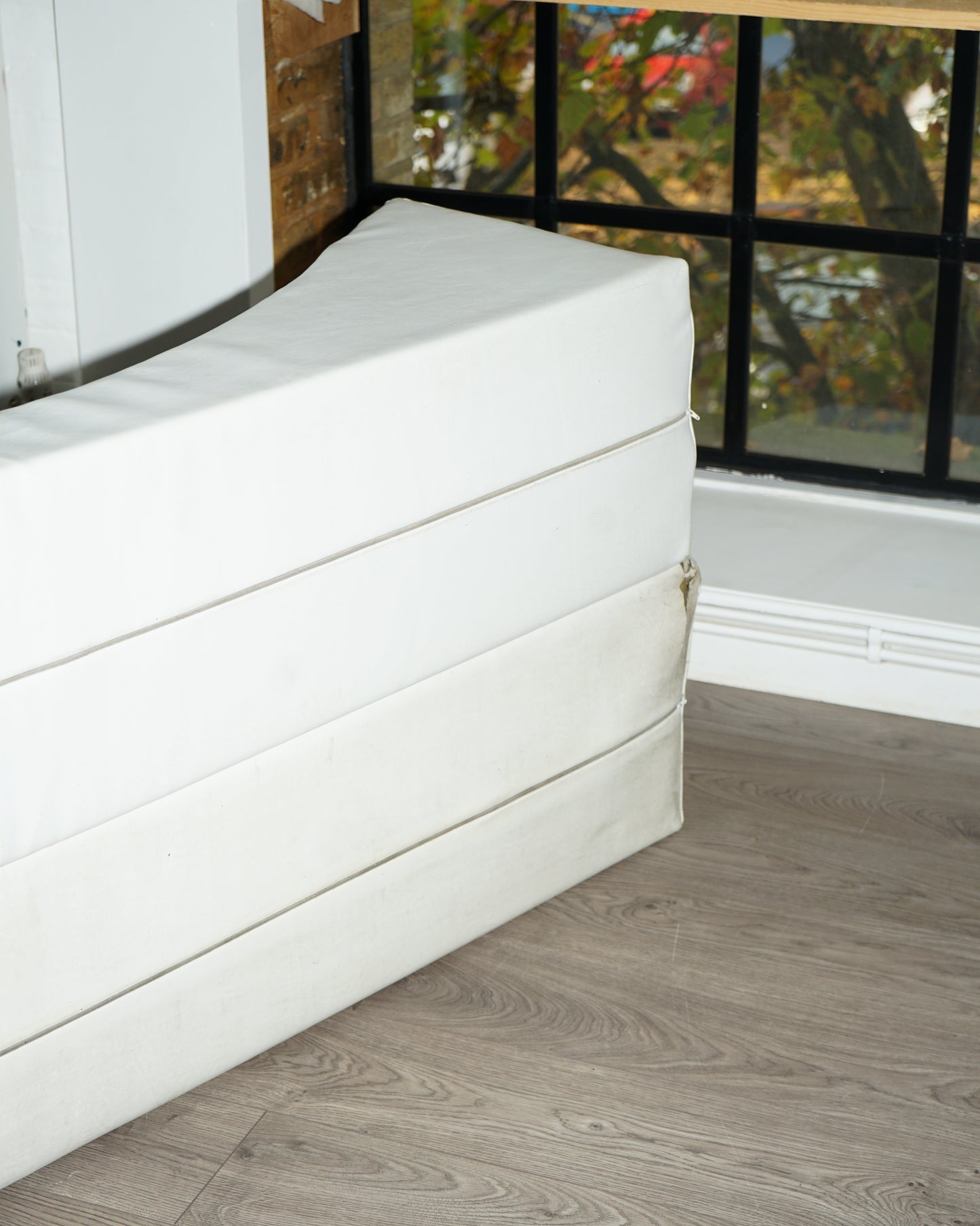 White Superonda Sofa –– Archizoom