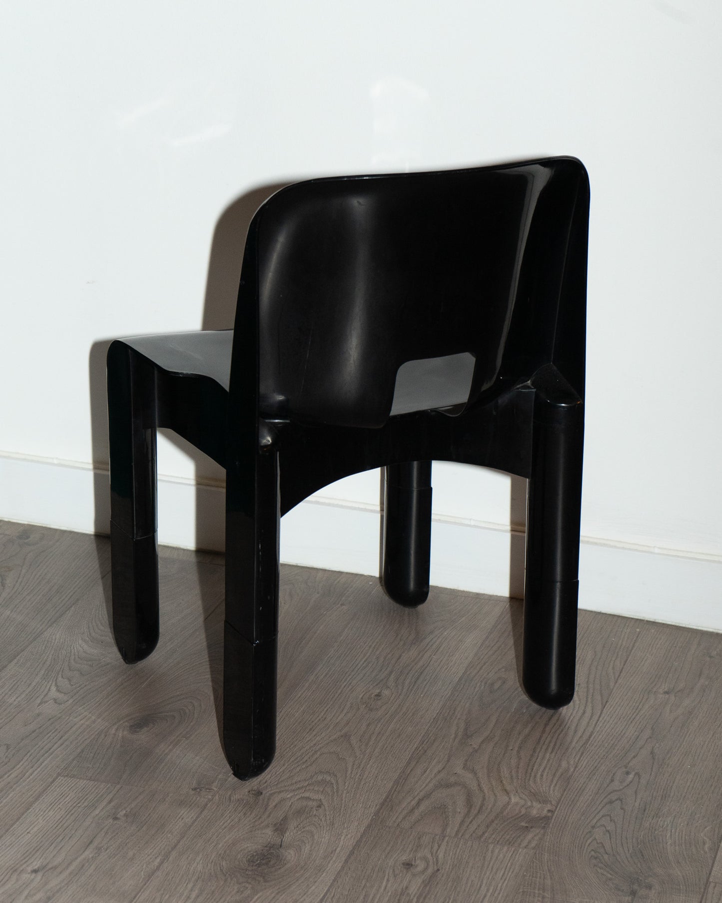 860/861 Universal Chair – Kartell - in the corner shop