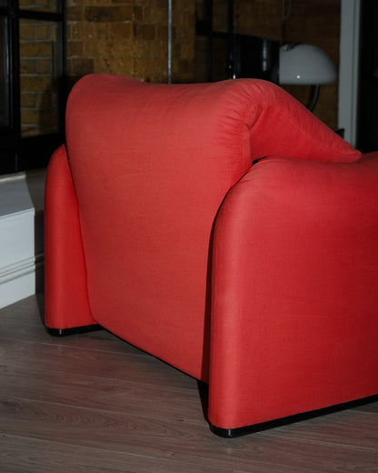 Maralunga Armchair – Cassina - in the corner shop