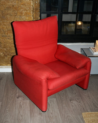 Maralunga Armchair – Cassina - in the corner shop