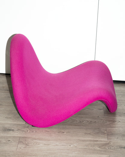 Pink Tongue Chair – Artifort