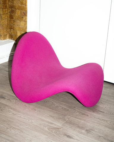 Pink Tongue Chair – Artifort