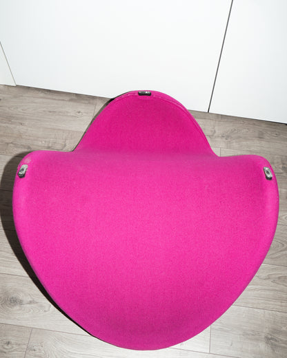 Pink Tongue Chair – Artifort