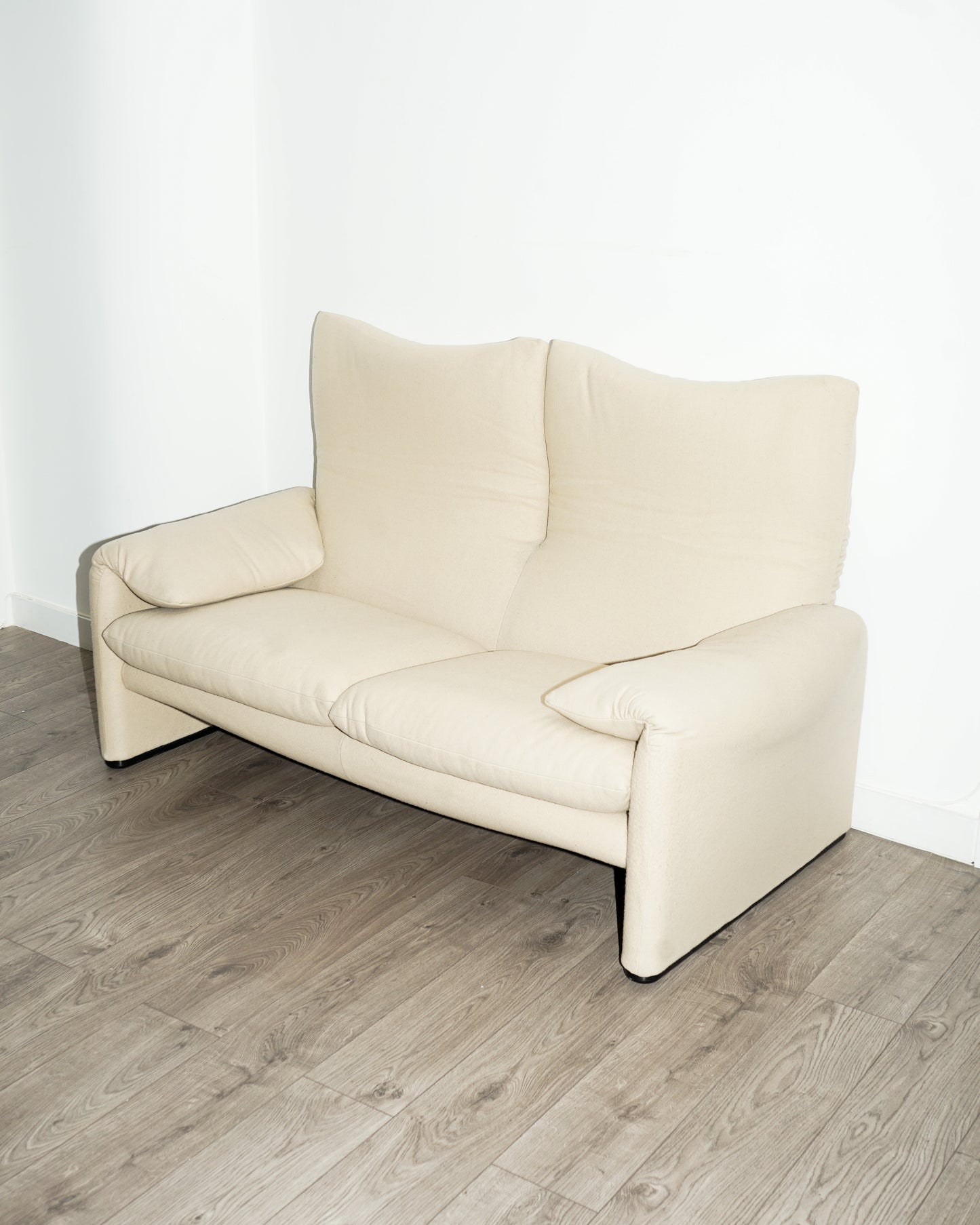Cream Two Seater Maralunga Sofa – Cassina