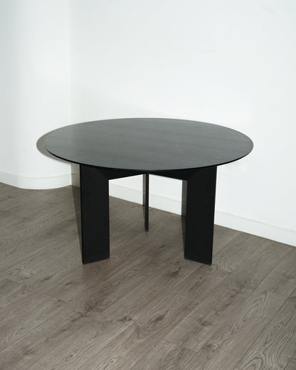 Ypsilon Dining Table – Cini Boeri
