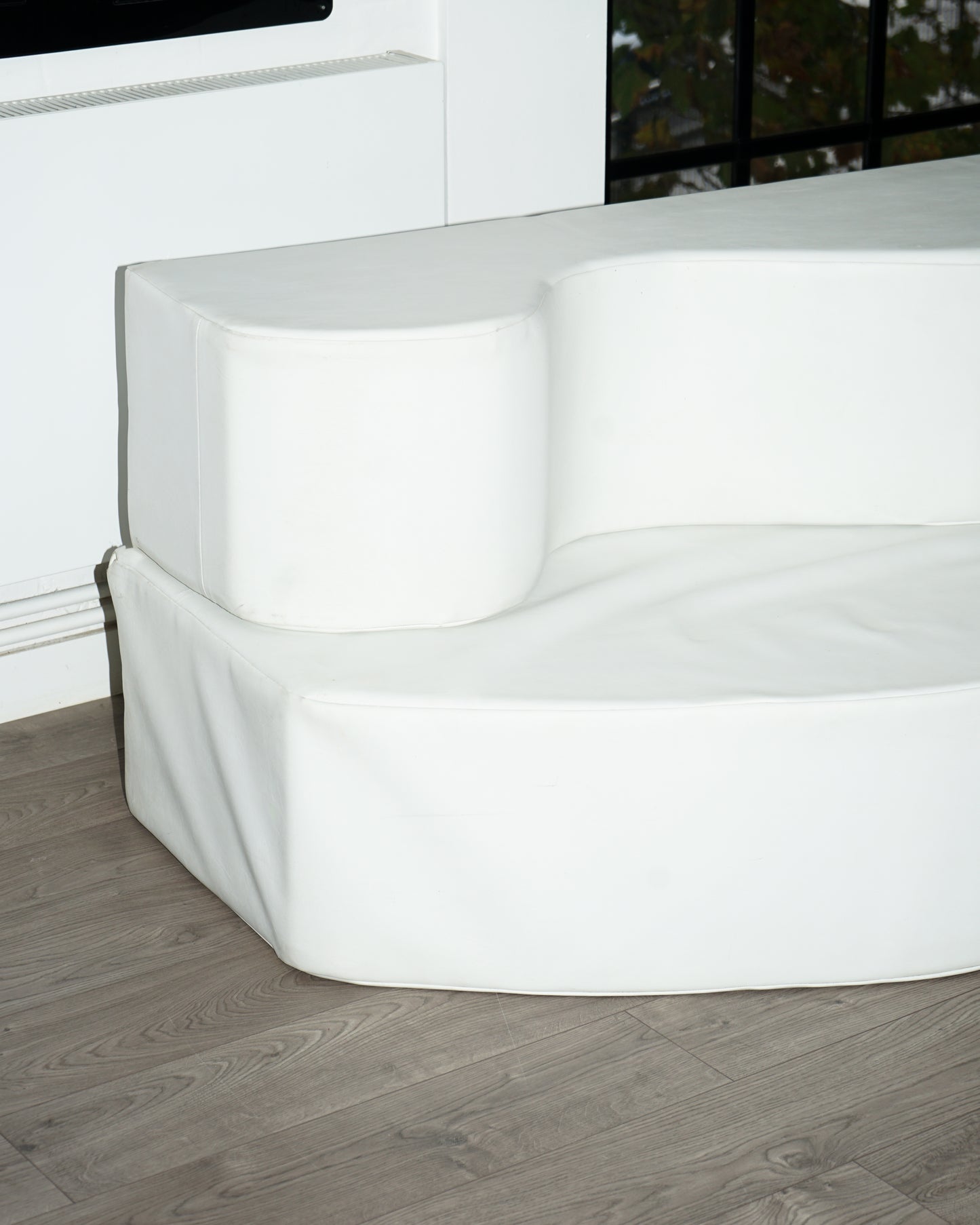 White Superonda Sofa –– Archizoom
