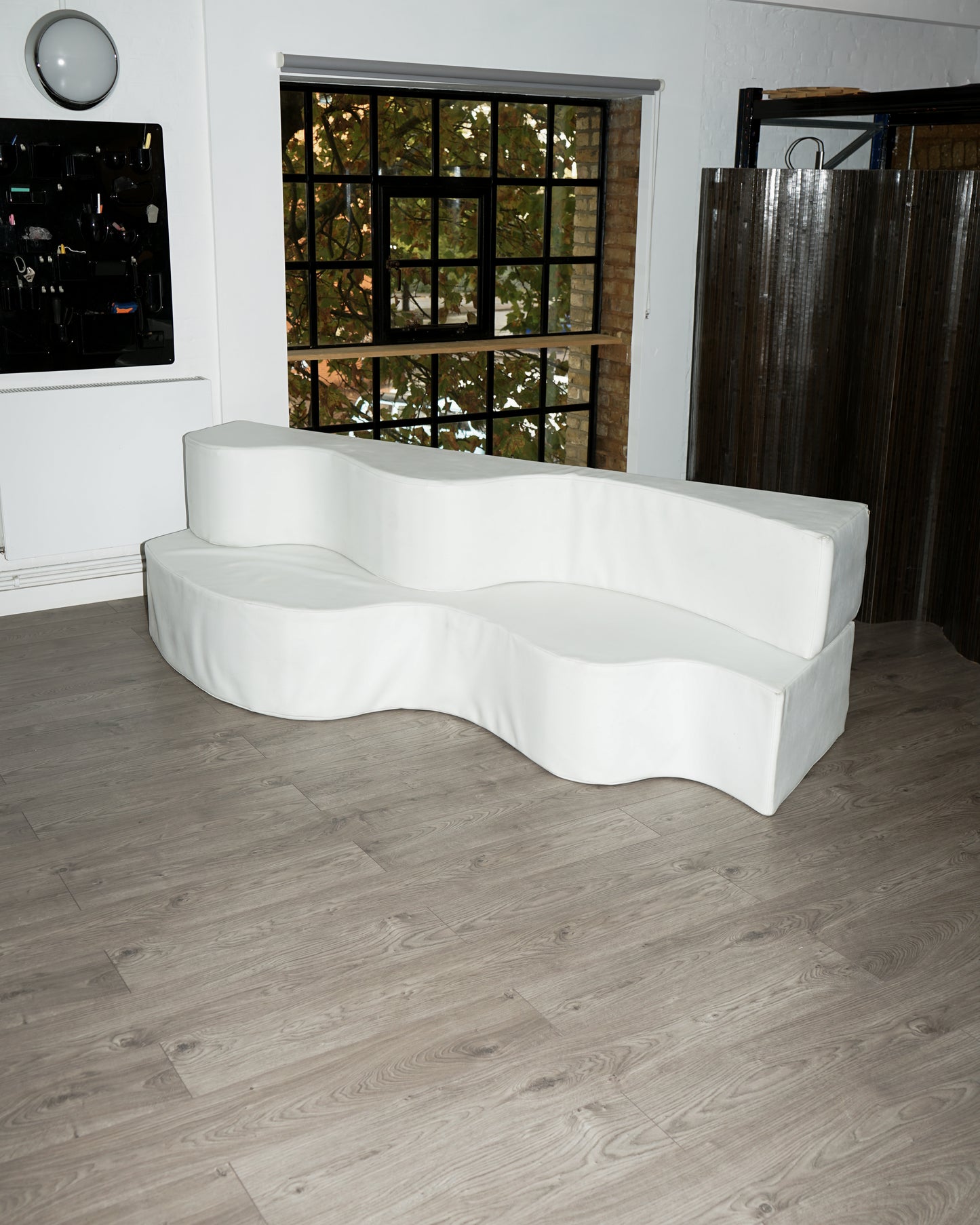 White Superonda Sofa –– Archizoom