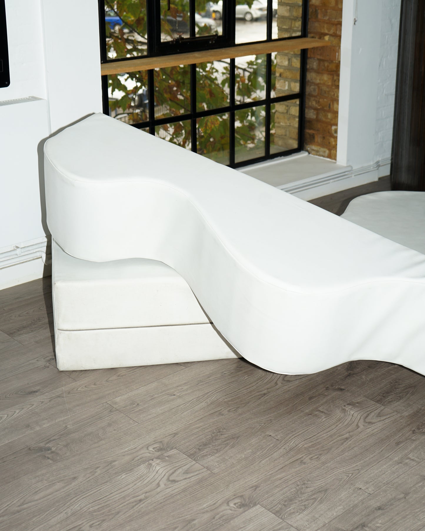 White Superonda Sofa –– Archizoom